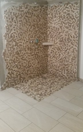 Dusche mit Mosaik von Fliesen Krause
